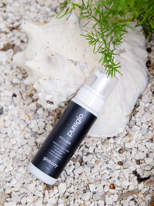 PureGlo Mousse Especial! Kabuki Brush Gratis!